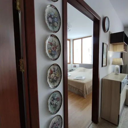 Апартаменты Family Apartament Siana 1-bastet Bs *